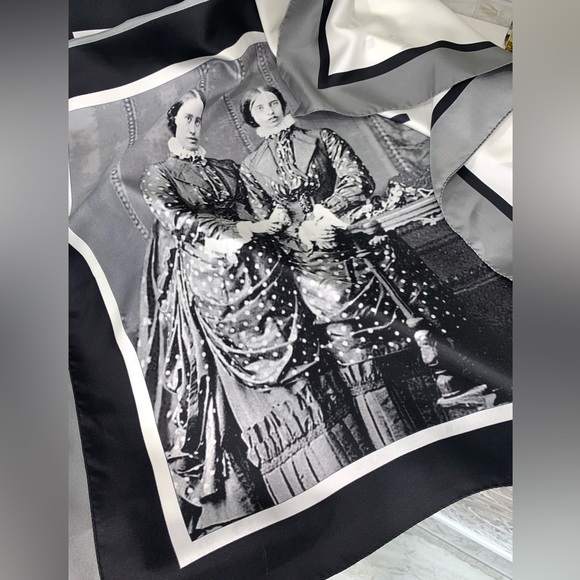 Authentic BURBERRY Silk Montage Print Large Square Scarf Monochrome. - Picture 3 of 10